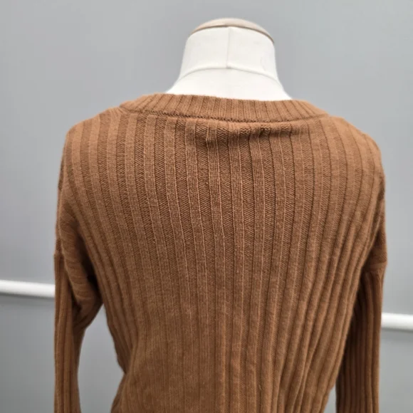 American Eagle Outfitters Tan V-Neck Cropped Cardigan - Picture 5 of 8